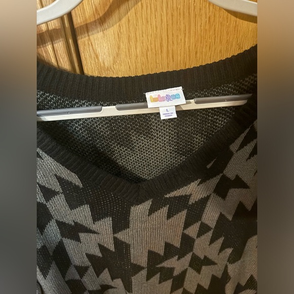 Brand New long sleeve sweater from LuLaRoe, worn 1 time!! - Picture 3 of 3